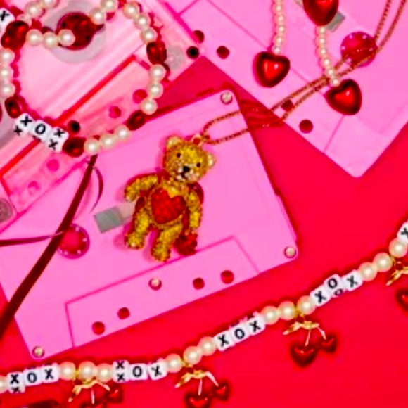 New Betsey Johnson RED HOT HEARTS CHERRY NECKLACE RED - Picture 4 of 11